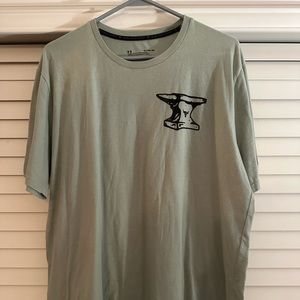 Used Men's XL Under Armour Project Rock t-shirt. Smoke Free home.